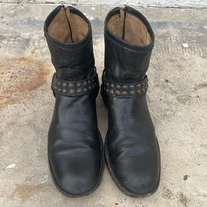 FRYE Phillip studded Harness boots size 8 1/2